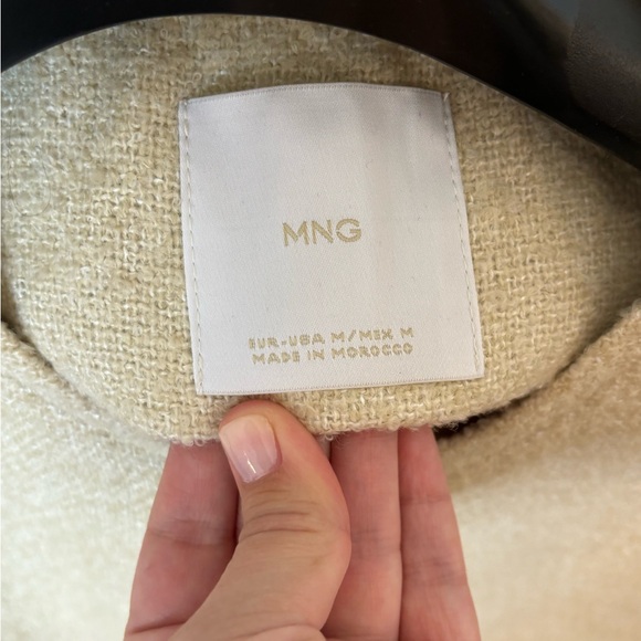 Beige tweed jacket with gold buttons - Picture 3 of 3